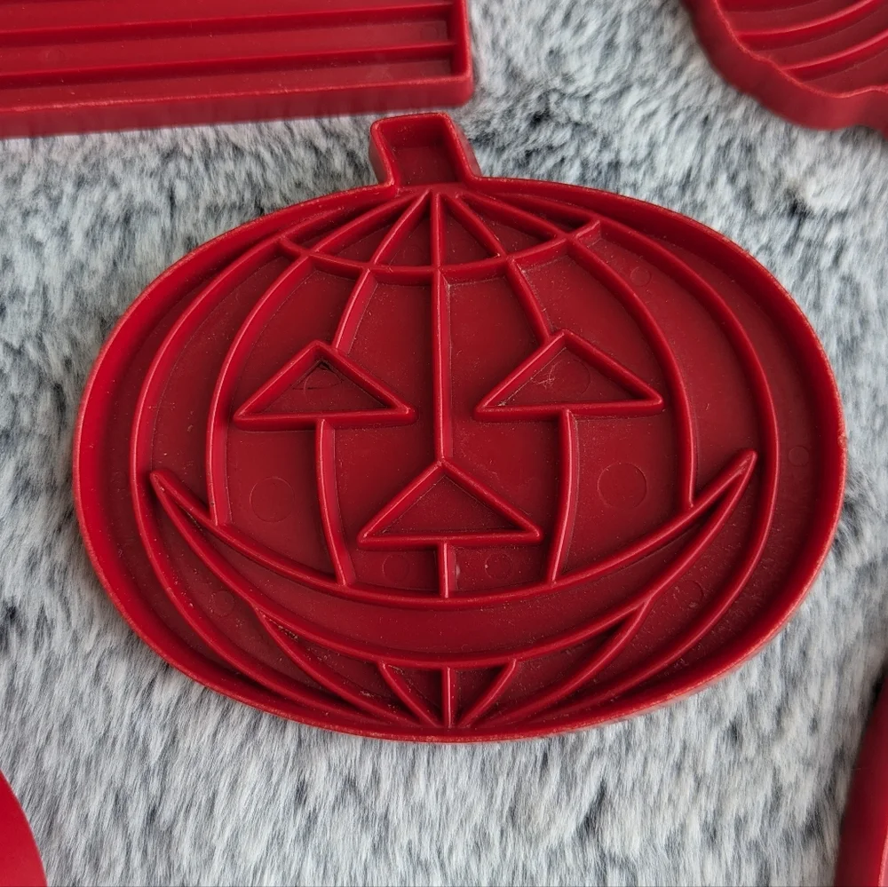 Vintage‎ Tupperware Cookie Cutter 5-Piece Set